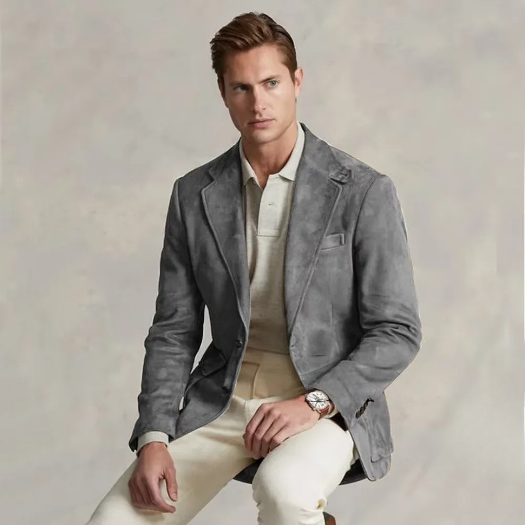 HENNING IN STYLISH BLAZER